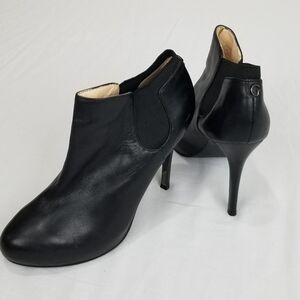 Guess Leather High Heel Shoes!